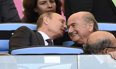 Putin si schiera dalla parte di Blatter, che verrebbero anche della battute