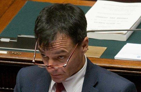 Stefano Fassina, o del gusto della minoranza Pd per il dolore