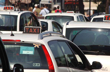 Taxista salva persona in arresto cardiaco, i ringraziamenti dell’assessora Orioli