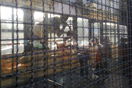 Guidare gli autobus che trasportano profughi? No, no e ancora no!