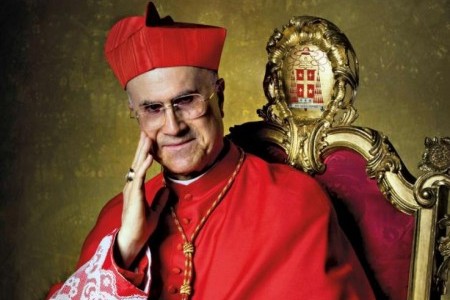 Il Vaticano apre un’inchiesta sull’attico di Bertone, Divina Provvidenza