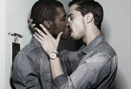 In Italia serve sapere che il 49% degli adolescenti inglesi non si definisce eterosessuale al cento per cento?