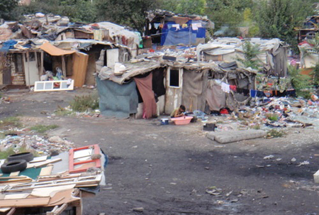 Milano, al via la chiusura del campo nomadi di via Idro