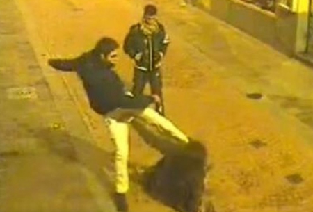 Ennesimo pestaggio anti-gay, due giovani picchiati selvaggiamente a Milano