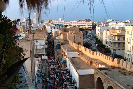 Tunisia, ucciso un poliziotto a Sousse