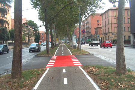 Bologna, inaugurata la tangenziale delle biciclette