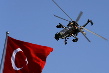 Turchia, con la scusa degli attacchi all’Isis, Erdogan sta distruggendo il paese