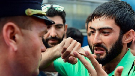 Il Cercopiteco, di Gianfranco Maccaferri: “Negli occhi di un profugo…”