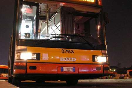 Roma si suicida: pestano minore disabile sull’autobus e chi interviene per difenderlo