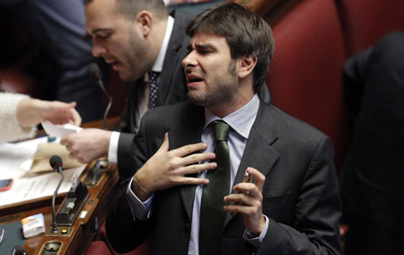 Di complottismo, M5S, nemici sostituiti alla proposta politica ed amici che non si amicano più