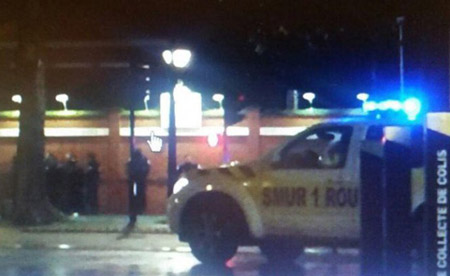 Francia, uomini asserragliati a Roubaix forse con ostaggi sparano contro la polizia