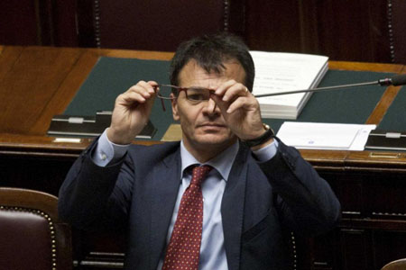 Stefano Fassina dice “siamo disposti”, plurale majestatis, ad appoggiare i candidati di Grillo