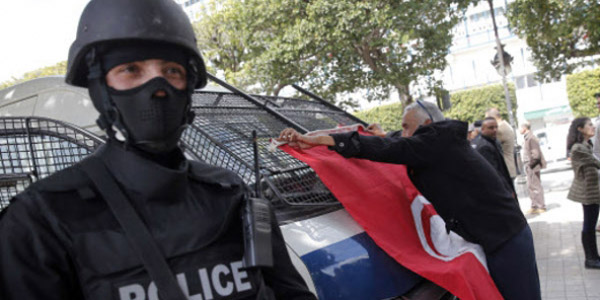 Attacco terrorista alla Tunisia contro la Guardia Presidenziale: 13 morti
