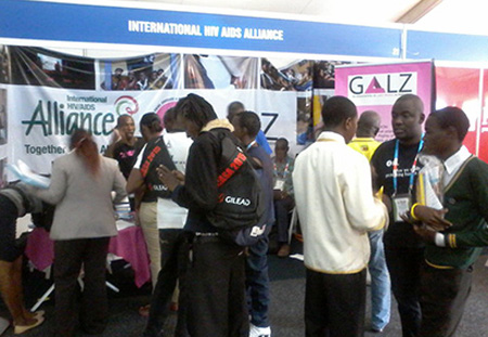 Zimbabwe, intimidazioni e molestie agli attivisti anti-Hiv alla Conferenza sull’AIDS in Africa