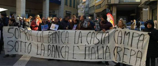 Quattro gatti, ma a 5 Stelle, ad Arezzo contro Banca Etruria