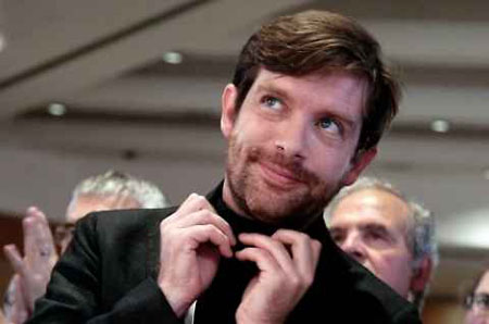 La Lurida: ‘Scoltae Czivati, mo’ uno sconto sugli integratori per le caldane da menopausa gnente?