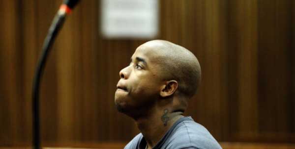 Sudafrica, uccide un diplomatico marocchino e fa foto del suo cadavere che accusa di essere “cadavere gay”