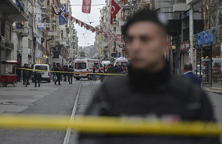 Turchia, attacco suicida in pieno centro a Istanbul: numerose le vittime