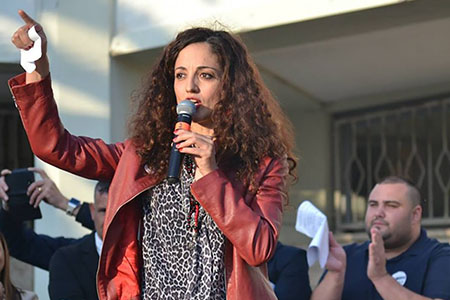 Pressioni a 5 Stelle, o come fare fuori definitivamente Paola Conticelli