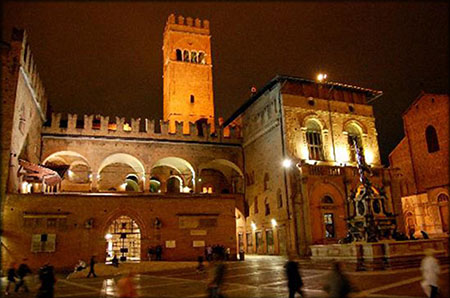 Bologna, il 10 aprile inaugurazione della nuova Piazza Re Enzo