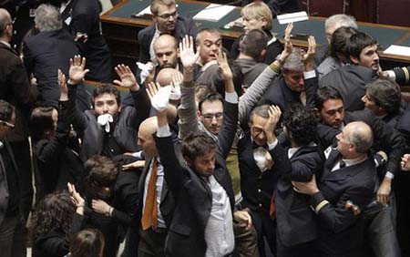 M5S: proposta di Legge sui partiti che dice “No” a regole su democrazia interna e statuti