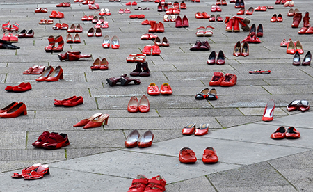 Violenza sulle donne tra orrore e sciacallaggio mediatico