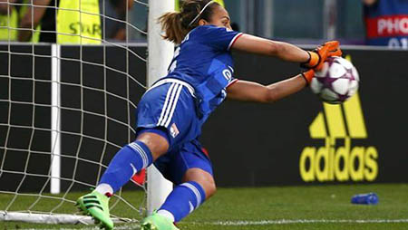 Il Lione ha vinto la Champions League femminile di calcio battendo in finale il Wolfsburg