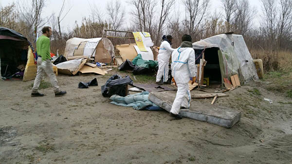 Bologna, Smantellato insediamento abusivo sul Lungoreno