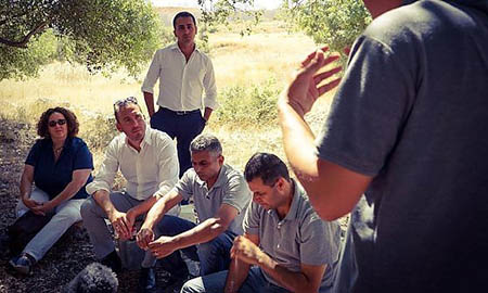 Di Maio dà lezioni di politica ad Israele e chiama “terrorista” Hamas (ha chiesto a Di Battista cosa ne pensa?)