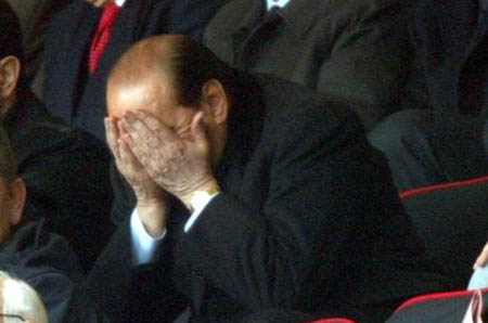 Così che il Milan lo han ceduto ai comunisti: l’euro batte dove a Berlusca duole