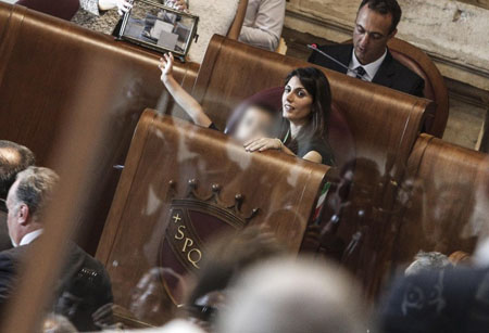 L’ex di Ama contro Ama scopre che l’Ama non l’Ama. Poi venne Di Battista