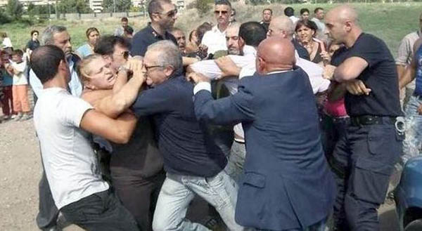 La Lurida: Mo’ chi l’ha detto che per andar d’acordo bisogna pensarla tutti uguale?