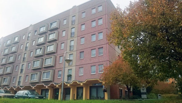 “Salta!” ed il giovane somalo si lancia nel vuoto uccidendosi: teutonica umanità