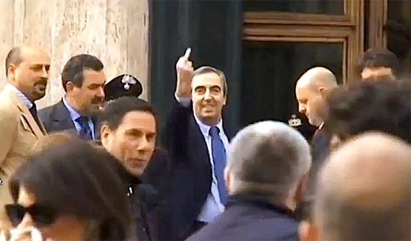 “Requisiranno le case ai privati per darle ai profughi”, ma solo “dopo il referendum”. Delirante Gasparri