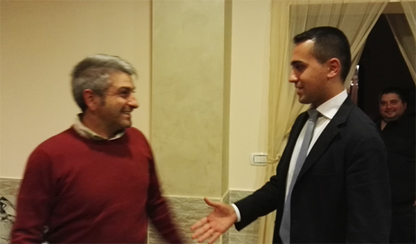 Balle a 5Stelle, le primarie si fanno, ma non esistono. Luigi Di Maio è “blindato”