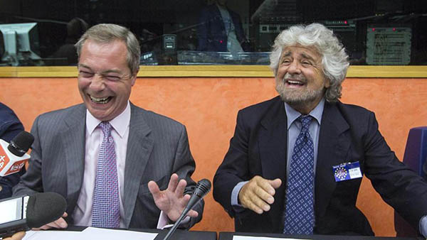 Non li vogliono fra i piedi, i 5 Stelle, nemmeno a Bruxelles. E questi fanno pure votare gli iscritti: per niente