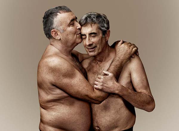 La Francia ha la sua prima “Linea d’Ascolto” per le persone LGBT over 50. E in Italia quando?