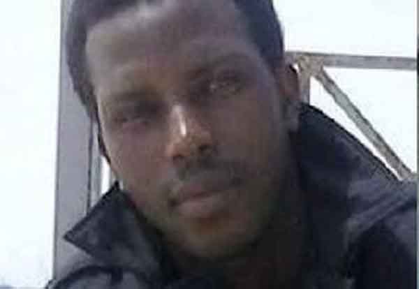 Si butta nel Canal Grande a 21 anni. Qualcuno grida “Sta facendo finta!”. Lui si lascia morire