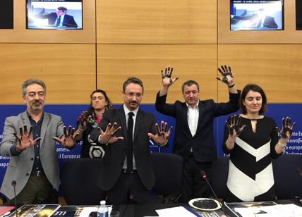 Vi raccontiamo perché il M5S rischiava di ritrovarsi alleato di Verdini e di Mario Monti