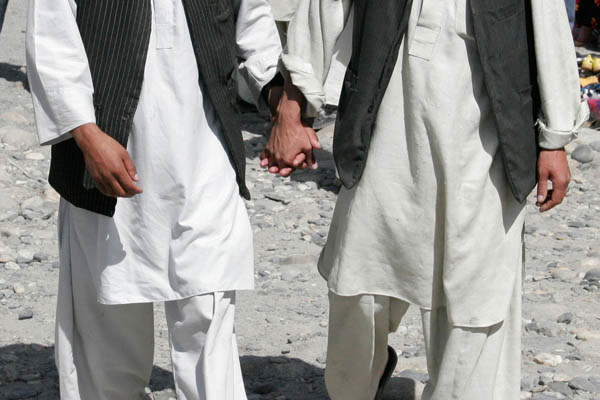 L’Austria nega l’asilo ad un afghano omosessuale perché “non si muove né si veste come un gay”