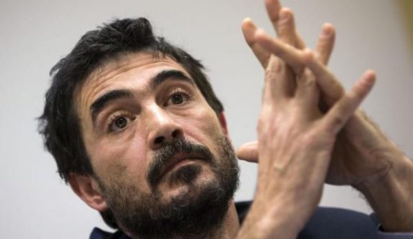 Sinistra Italiana elegge Fratoianni segretario e comincia a dettare condizioni