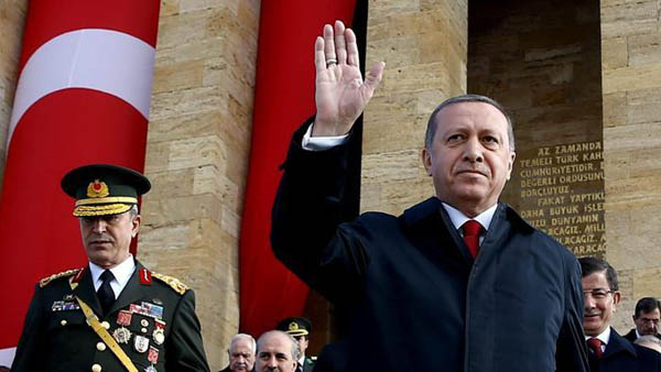 La Turchia ha scelto le nozze d’argento con Erdogan che, per festeggiare, attacca i diritti LGBTI+