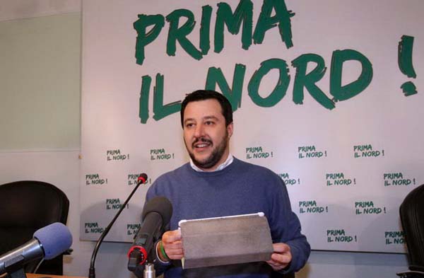 Così Salvini è stato di nuovo trasformato in martire della (povera) patria: proprio geniali
