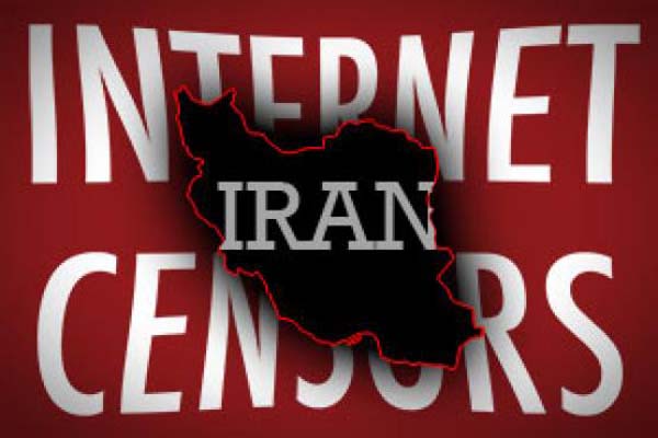 Iran, criticano il regime sui social. Tre 24enni condannati a 12 anni di carcere