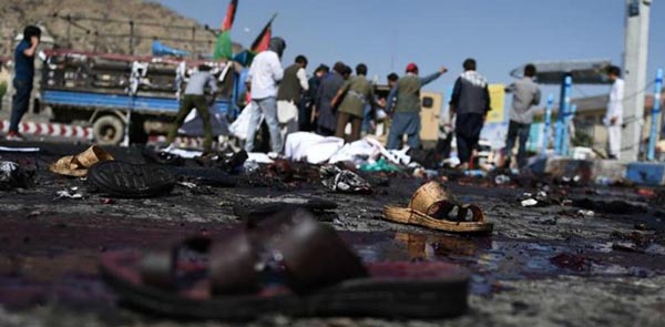 Kabul, l’Isis ammazza 80 musulmani e ne ferisce 350. Danneggiato l’ospedale di Emergency