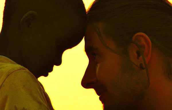 Quando Alessandro Di Battista si faceva foto coi bambini africani, o del voltagabbanismo grillino