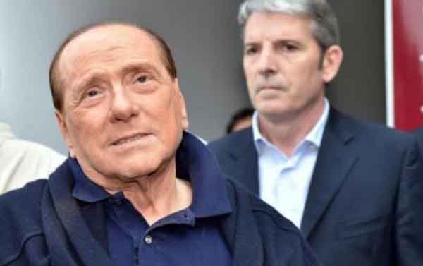 Berlusconi lancia il suo “Allarme son Grillini”, ma prima del referendum era con loro. Patetica politichetta