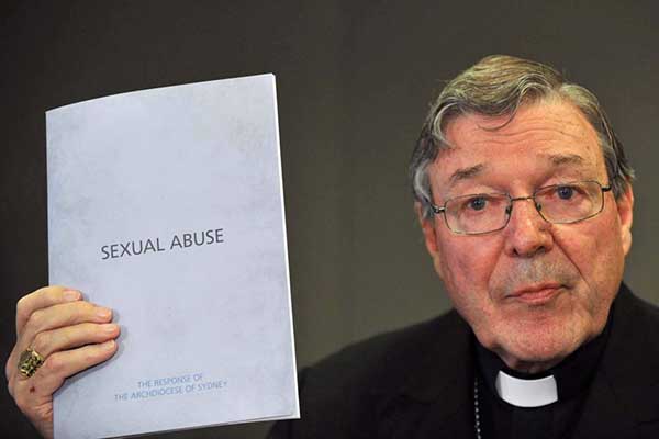 Pedofilia, cardinale Pell incriminato. Il restyling di Bergoglio dura poco