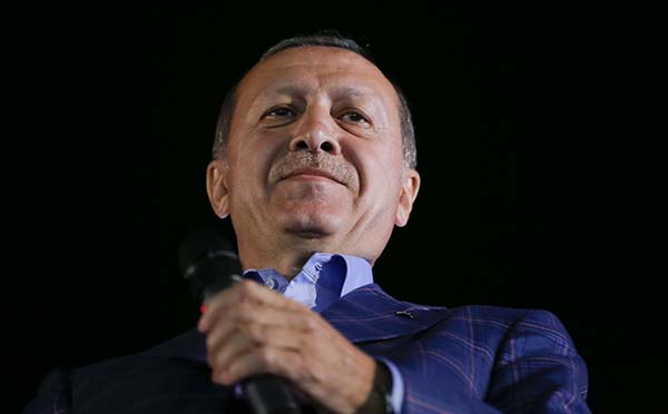 Erdogan incolpa i golpisti (cioè se stesso?) della caduta della Lira