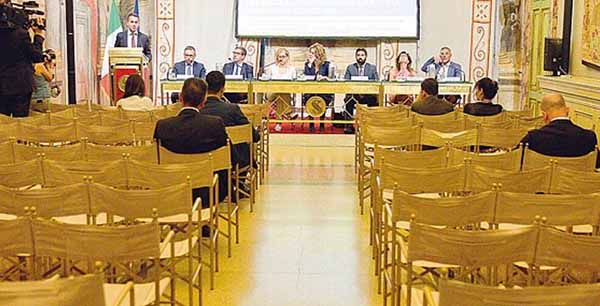 C’è ressa per accaparrarsi un posto alle conferenze di Luigi Di Maio